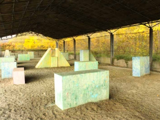 Impressionen: Blick auf das Speedball - Indoorfeld - Teil 1